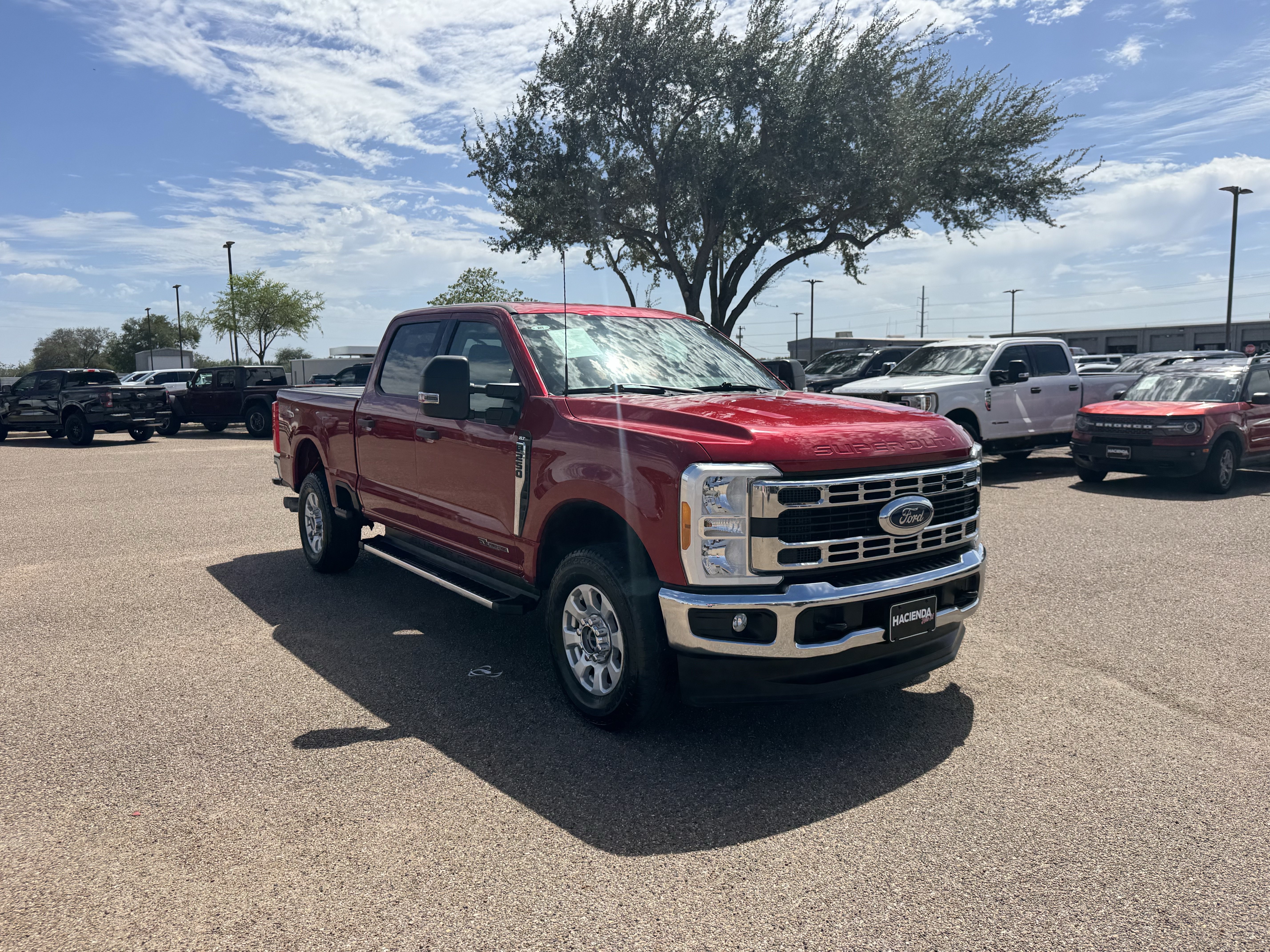 Certified 2023 Ford F250 XLT w/ FX4 Off-Road Package AWD/4WD image 5