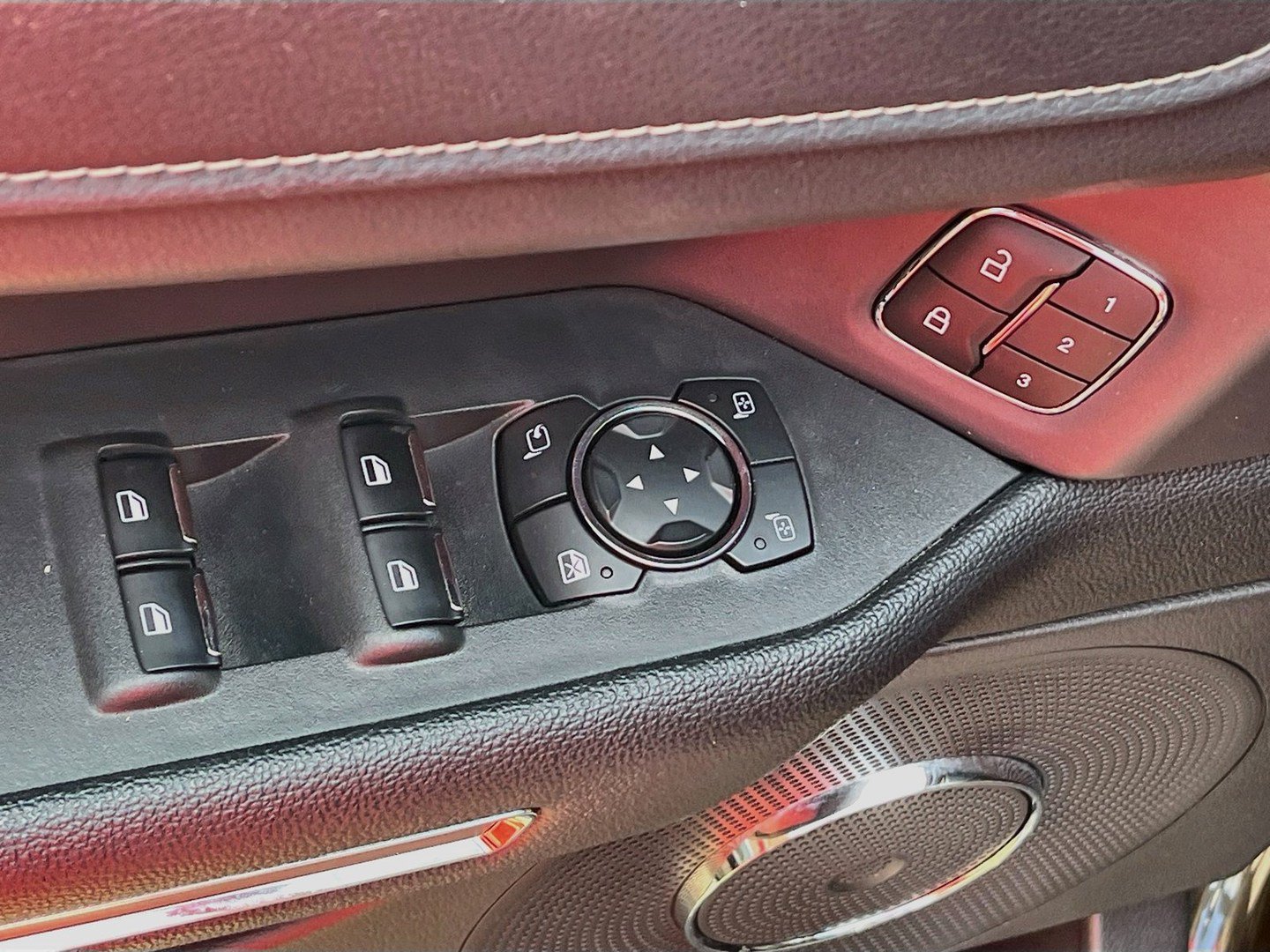 Used 2024 Ford Expedition XLT RWD image 18