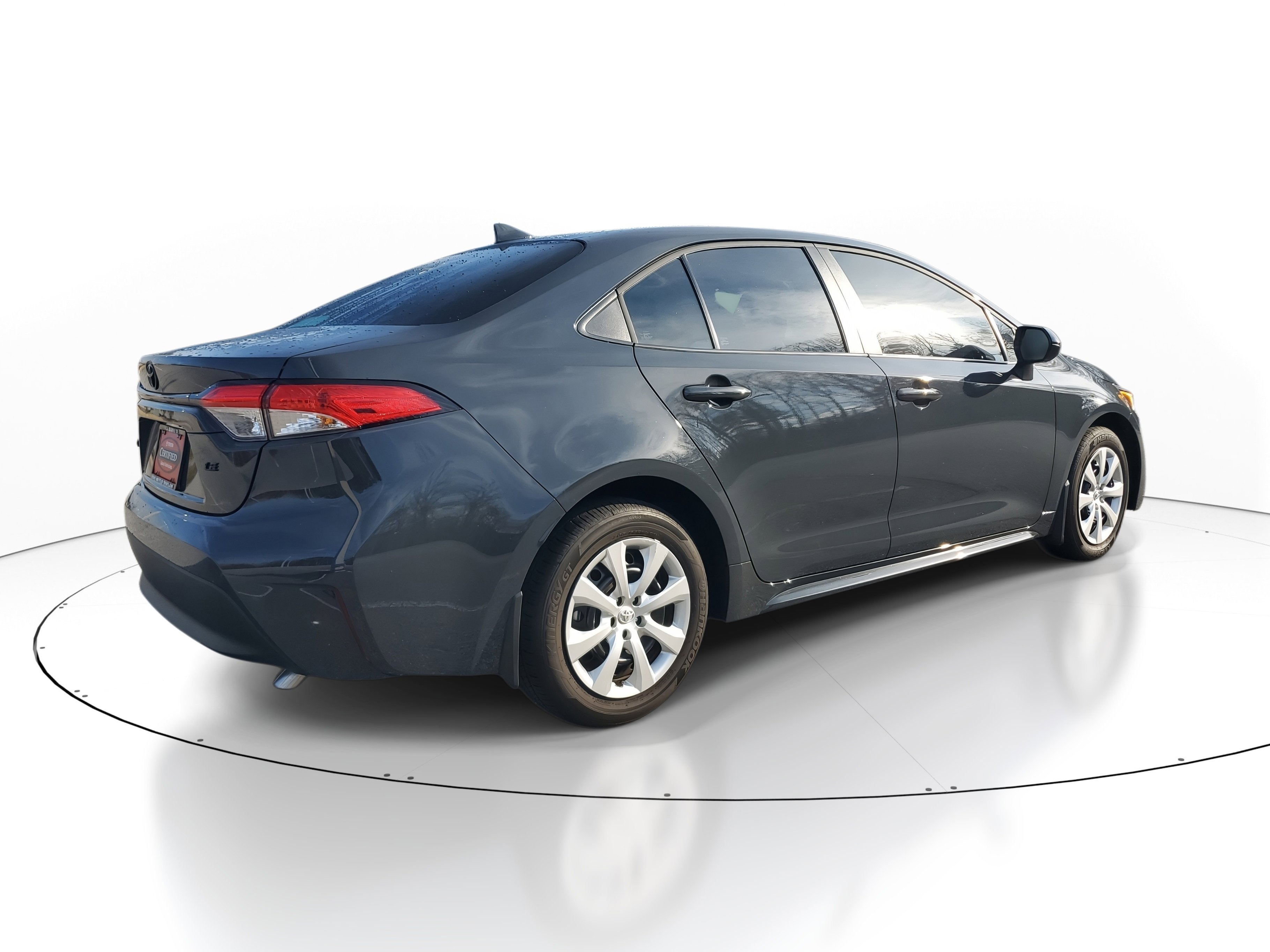 Used 2025 Toyota Corolla LE image 6