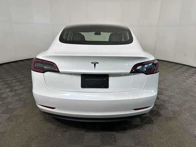 Used 2023 Tesla Model 3 Standard Range image 4
