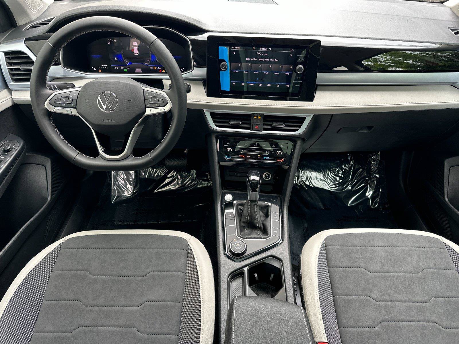 New 2026 Volkswagen Taos SE AWD/4WD image 12