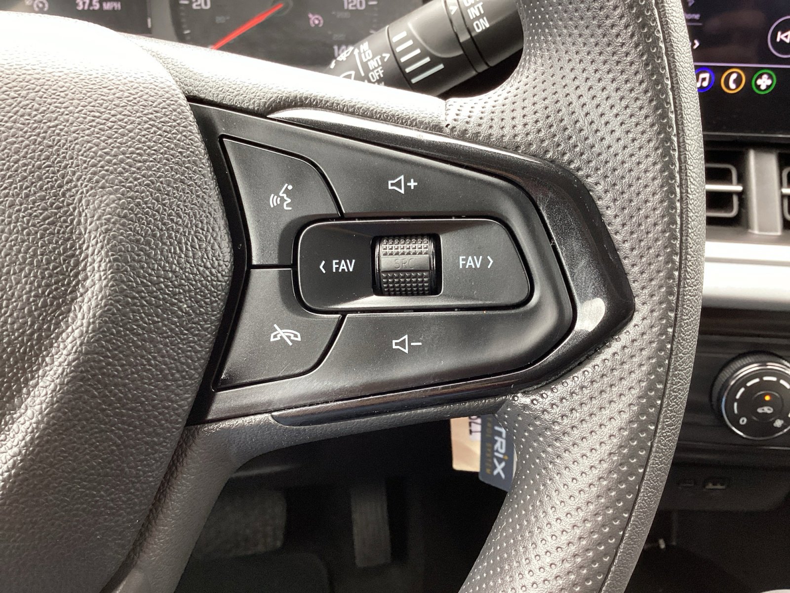 Used 2024 Chevrolet Trax LS FWD image 18