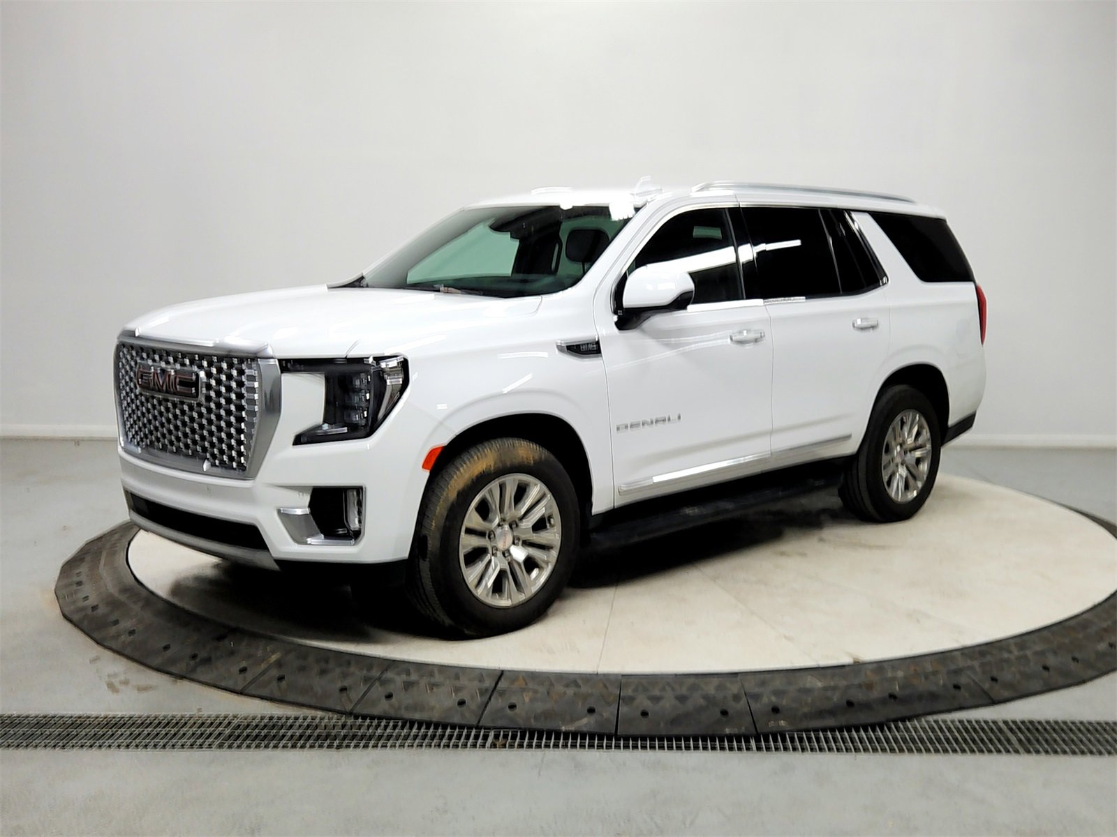 Used 2023 GMC Yukon Denali image 3