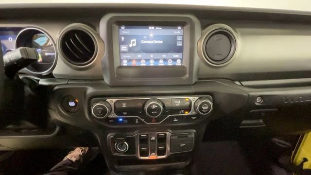 Used 2023 Jeep Wrangler Unlimited AWD/4WD image 31