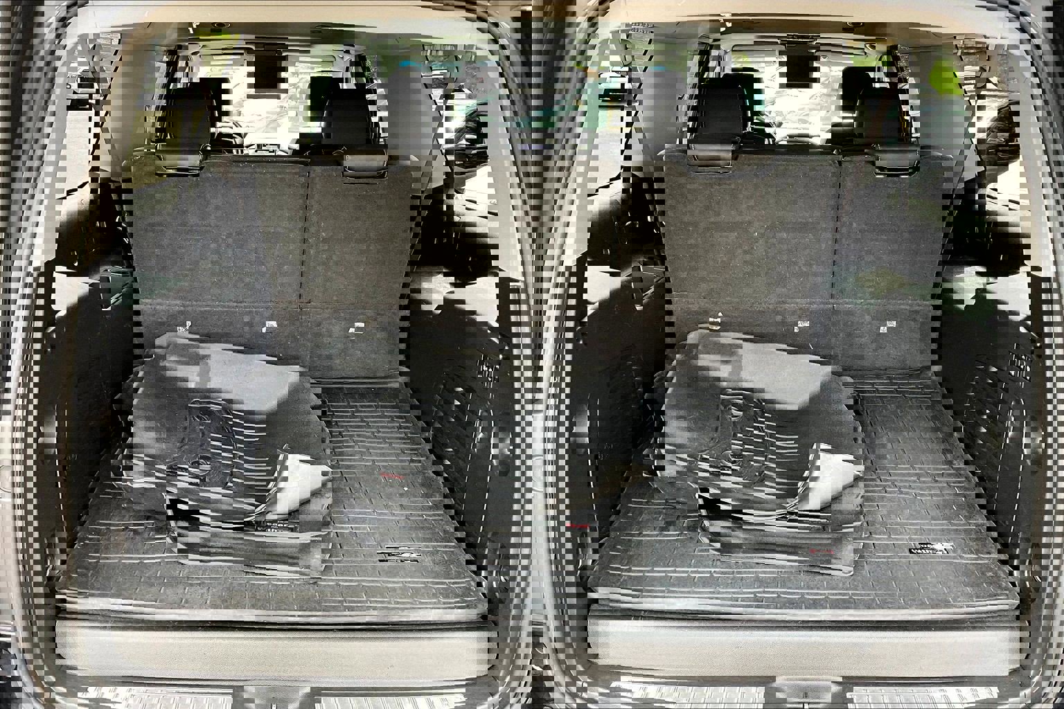 Used 2016 Chevrolet Suburban LTZ AWD/4WD image 38