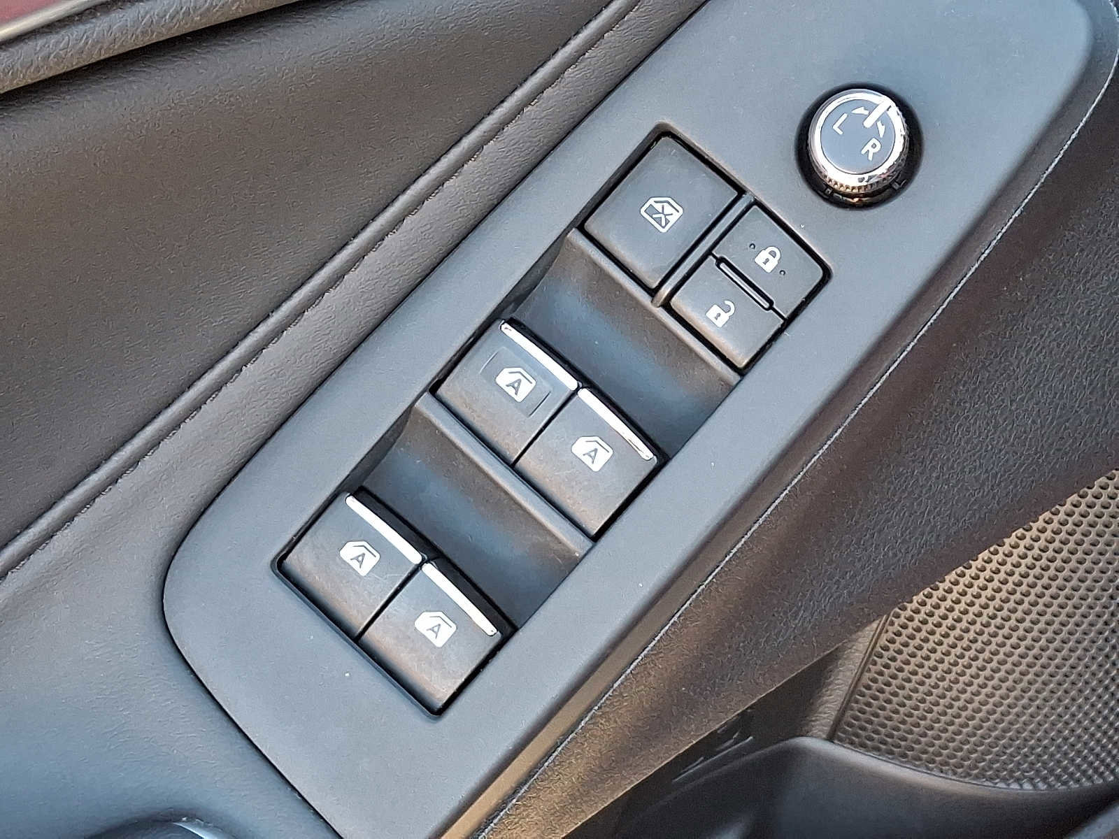 Used 2021 Toyota Avalon XLE w/ Moonroof Package image 14