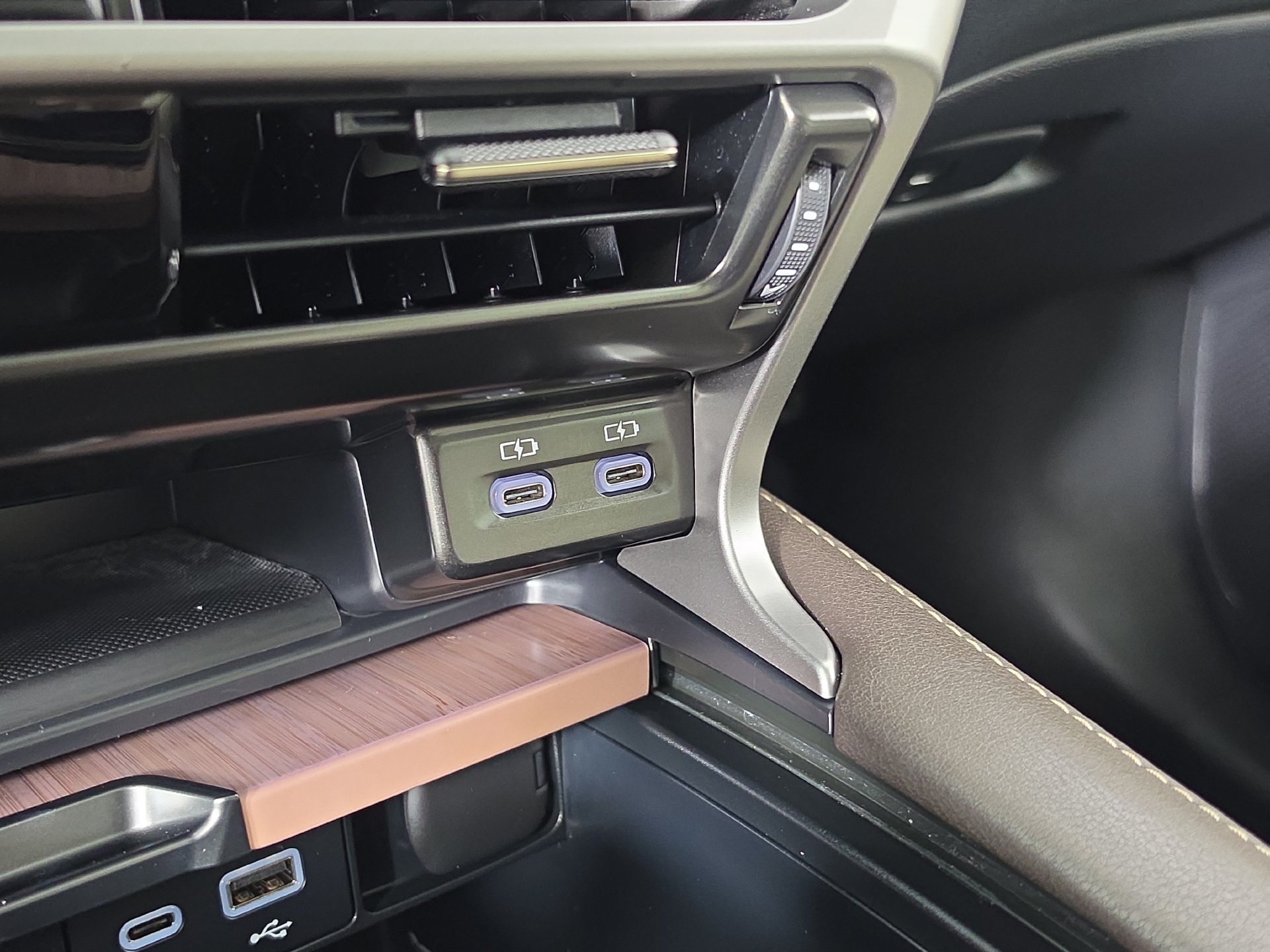 Used 2024 Lexus RX 350 Premium w/ Cold Area Package FWD image 15