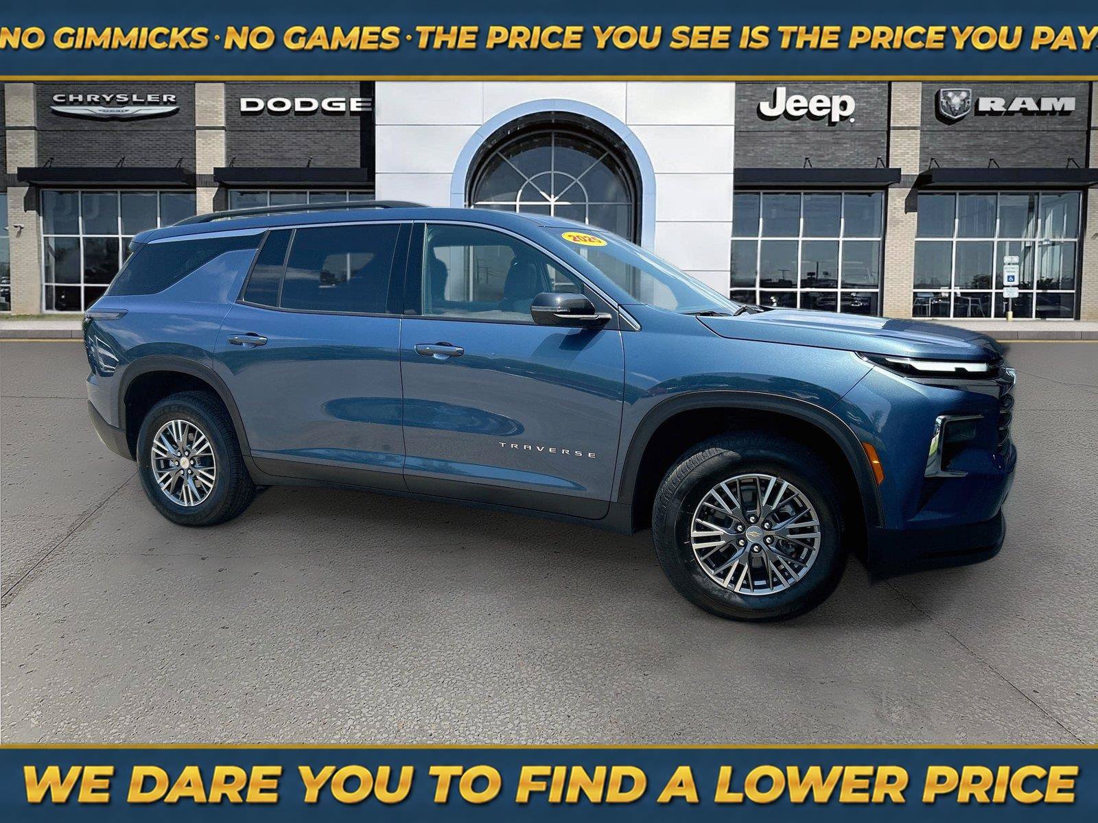 Used 2025 Chevrolet Traverse LT
