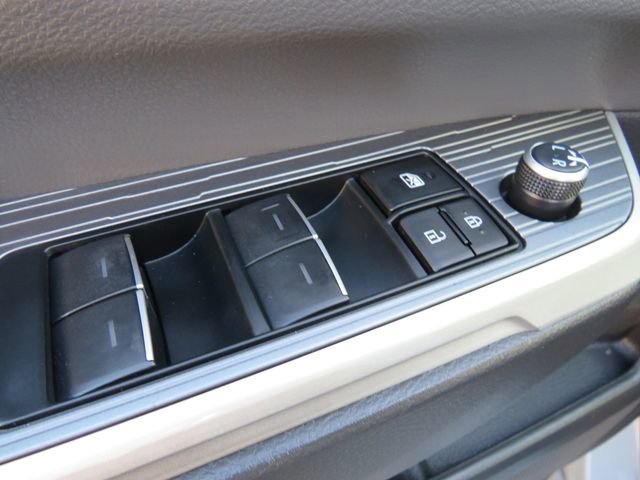 Certified 2023 Toyota Sienna XSE w/ XSE Plus Package image 41