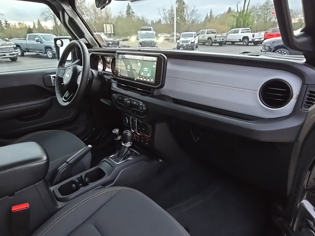 Used 2024 Jeep Wrangler Willys image 29