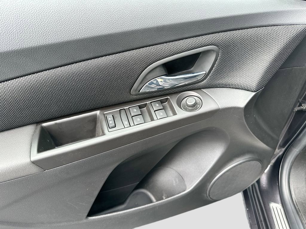 Used 2016 Chevrolet Cruze LT image 22