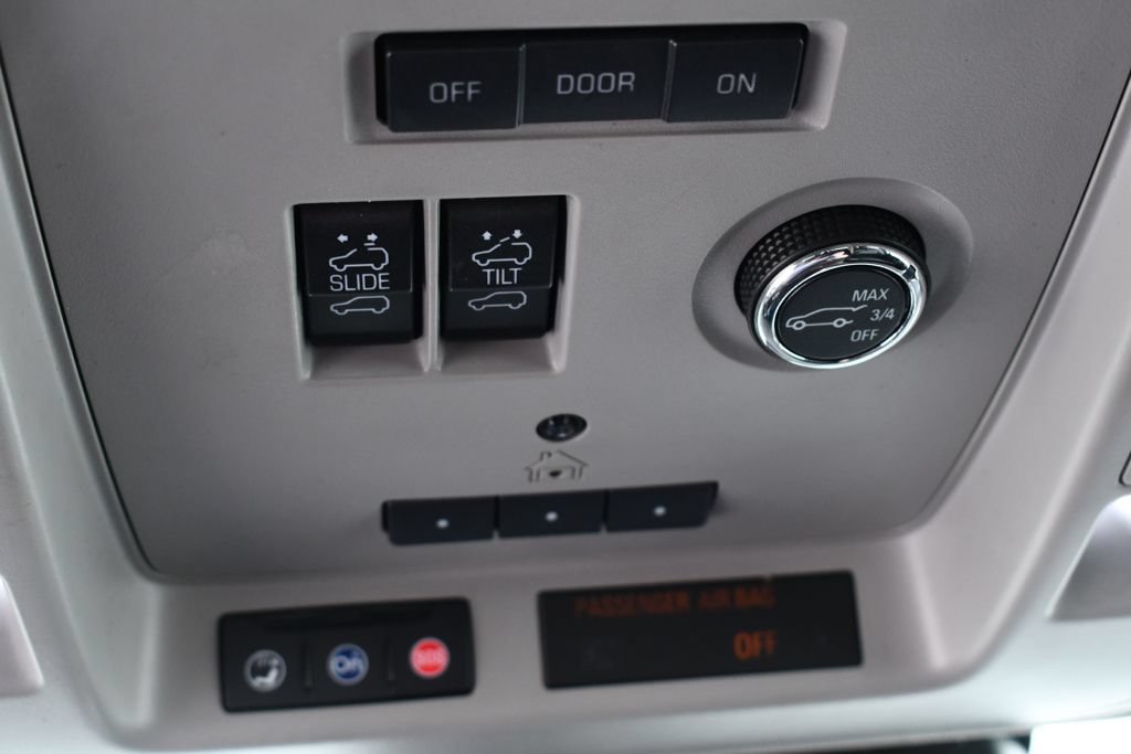 Used 2018 Cadillac Escalade Luxury AWD/4WD image 33