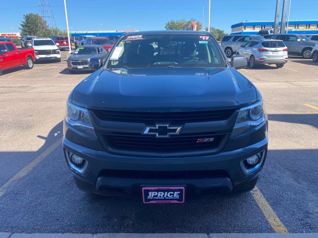 Used 2017 Chevrolet Colorado Z71 AWD/4WD image 2