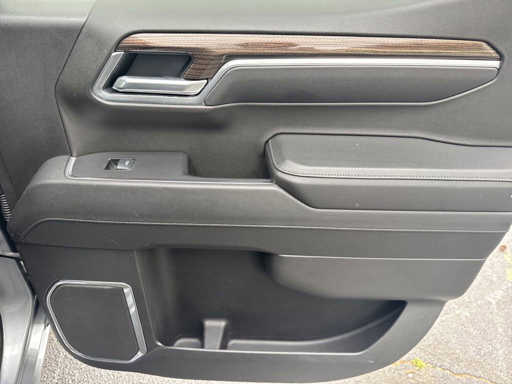 Used 2025 Chevrolet Silverado 1500 LT image 16