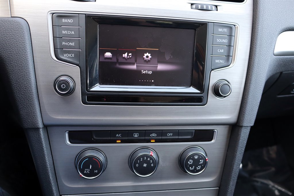Used 2015 Volkswagen Golf TDI S FWD image 22