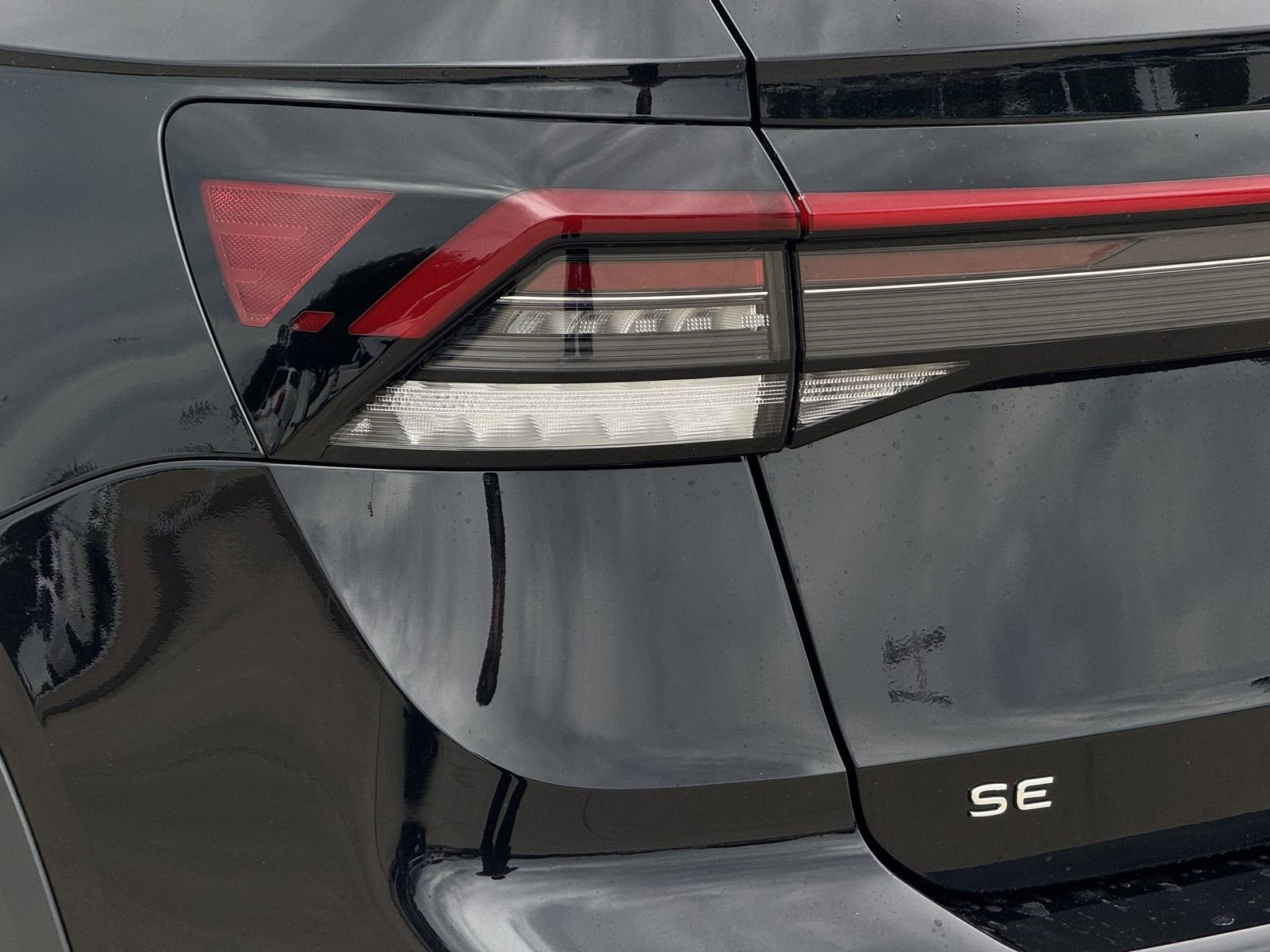 New 2026 Volkswagen Taos SE FWD image 12