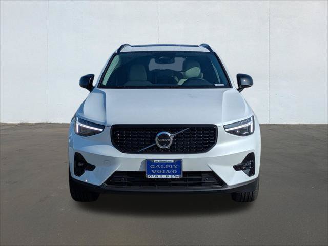 New 2026 Volvo XC40 B5 Plus w/ Protection Package Premier AWD/4WD image 4