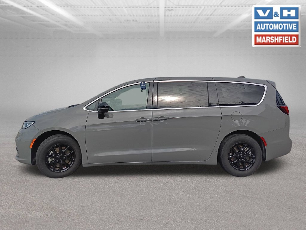 Used 2025 Chrysler Pacifica Select FWD image 2