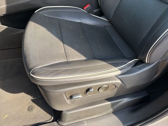 Used 2023 Cadillac Escalade Premium Luxury image 25