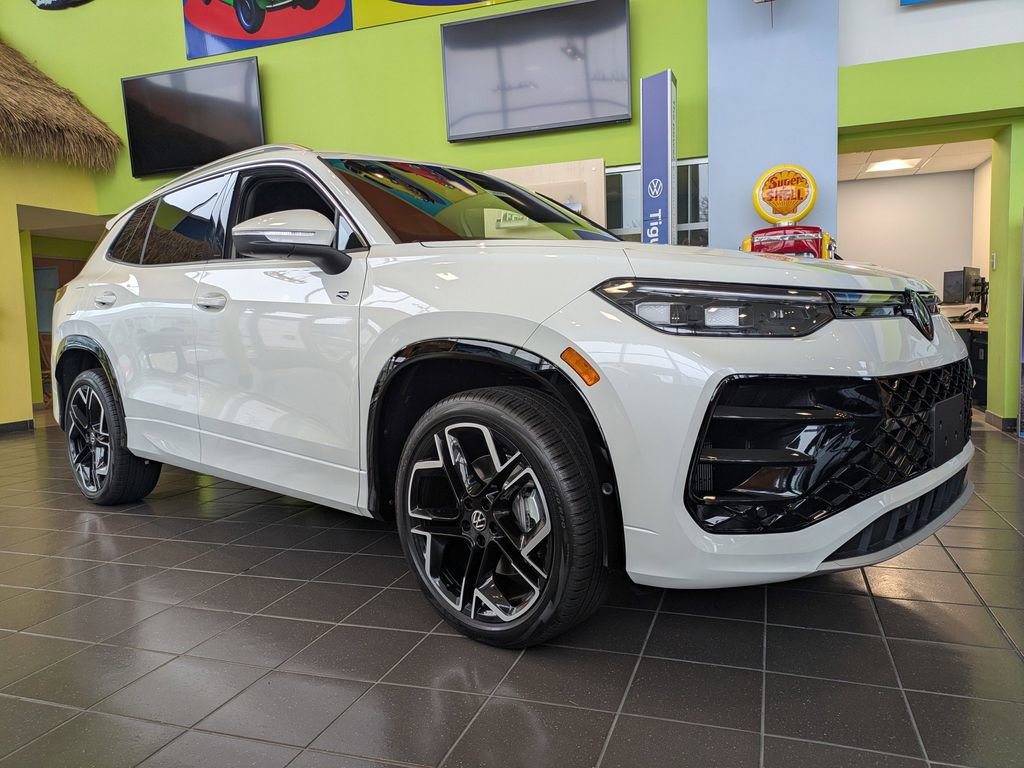 New 2026 Volkswagen Tiguan SEL R-Line image 2