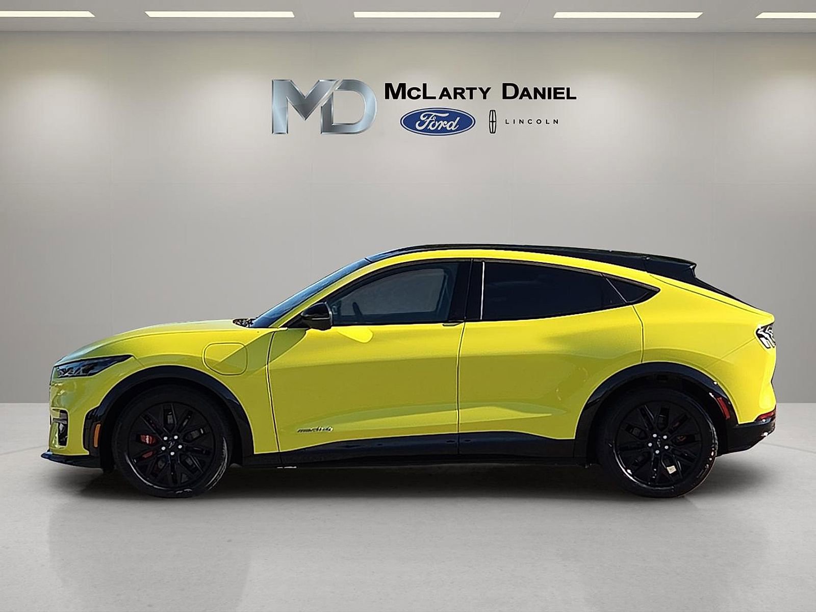 Used 2025 Ford Mustang Mach-E Premium w/ Sport Appearance Package AWD/4WD image 3