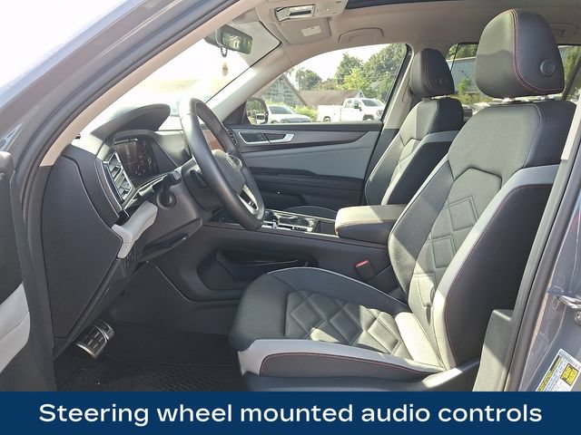 Used 2026 Volkswagen Atlas Peak Edition AWD/4WD image 2