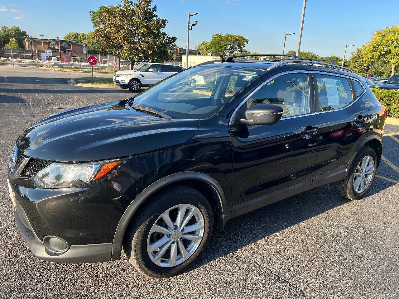 Used 2017 Nissan Rogue Sport SV AWD/4WD image 5