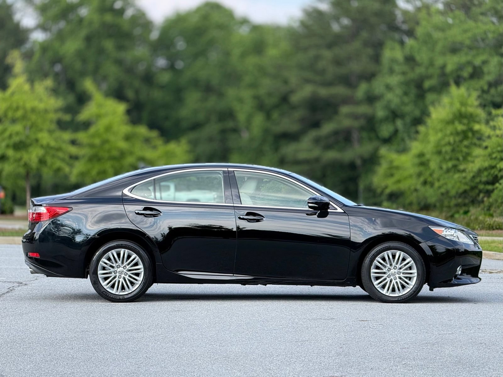 Used 2014 Lexus ES 350 w/ Luxury Package FWD image 11