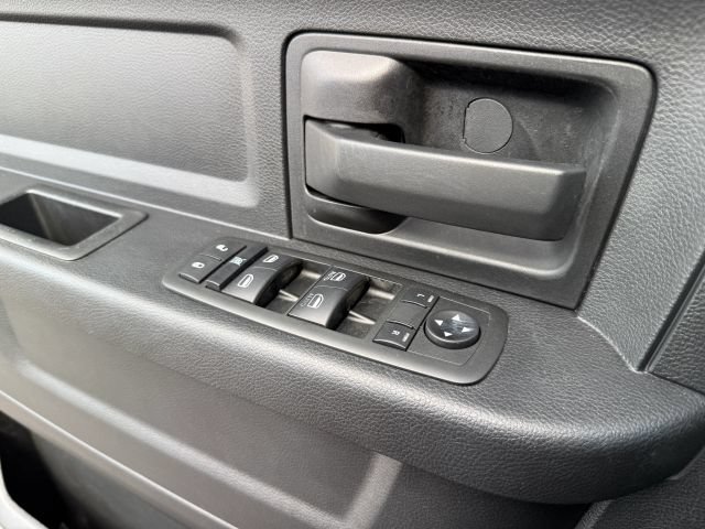 Used 2015 RAM 1500 Express AWD/4WD image 40