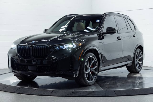 Certified 2024 BMW X5 xDrive50e w/ Executive Package image 6