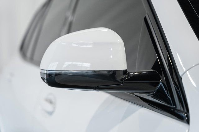 Used 2023 BMW X5 xDrive40i w/ M Sport Package image 15