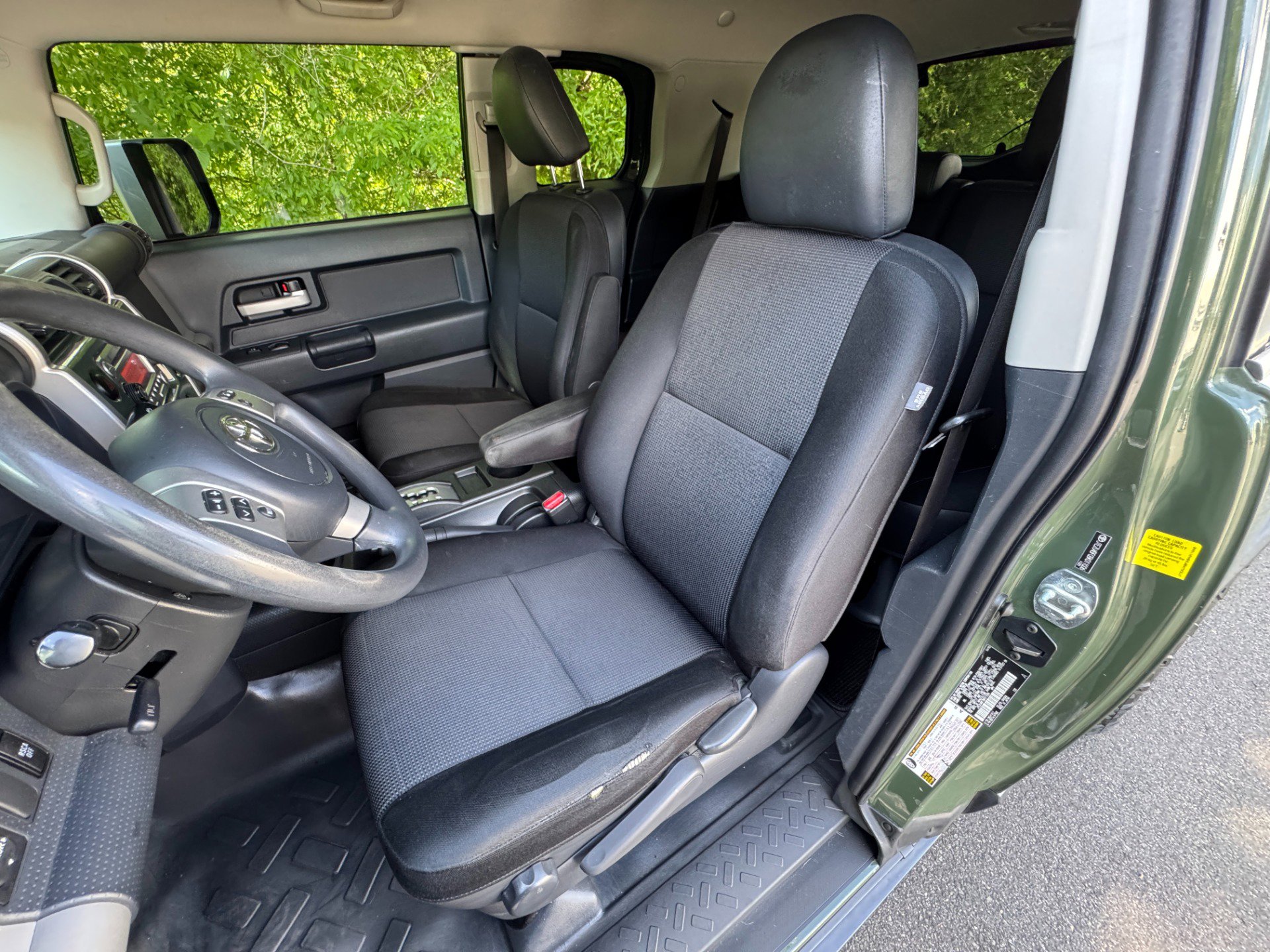 Used 2011 Toyota FJ Cruiser 2WD w/ Convenience Pkg image 22