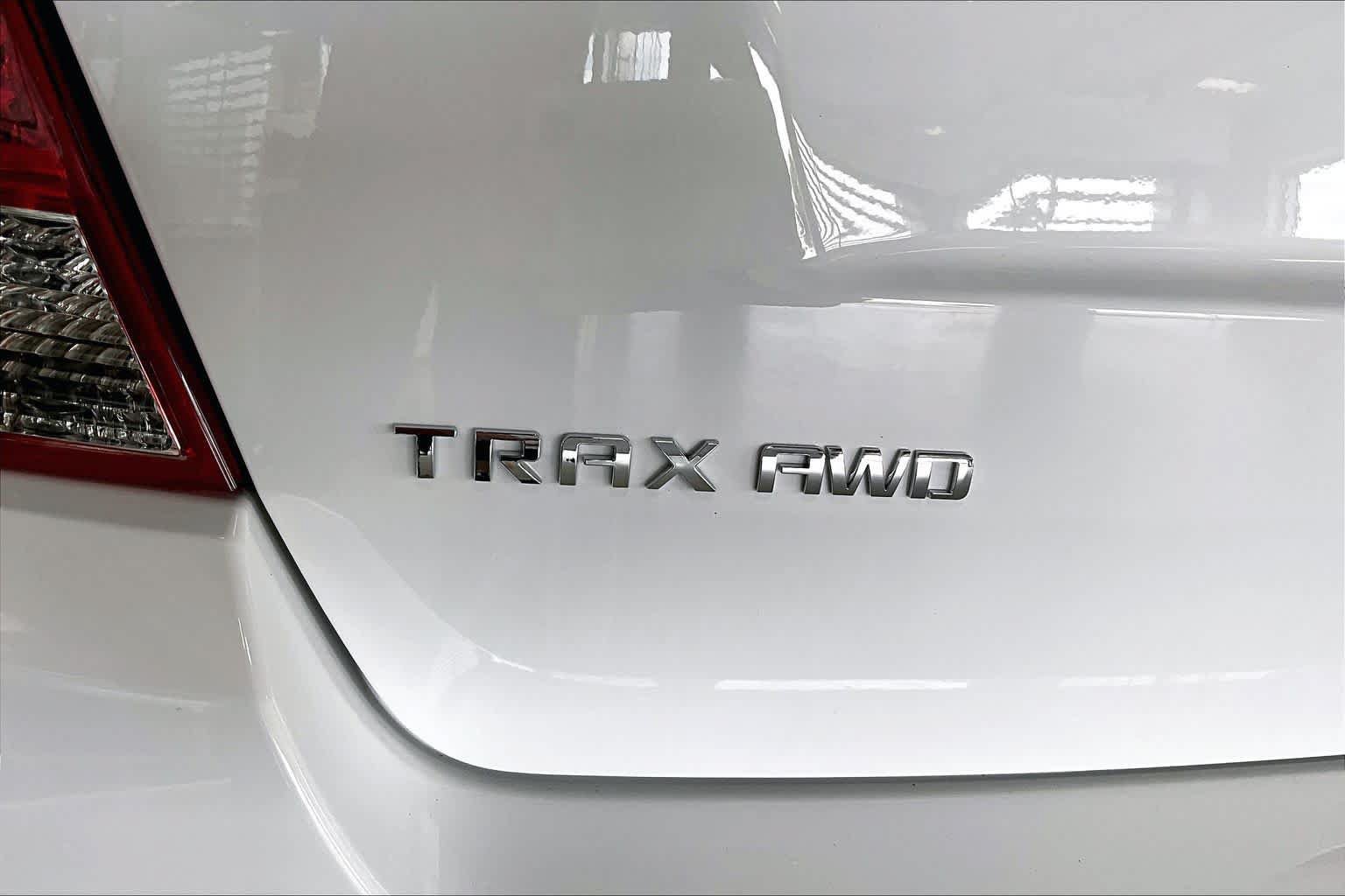 Used 2022 Chevrolet Trax LS w/ Tint and Cruise Package AWD/4WD image 7