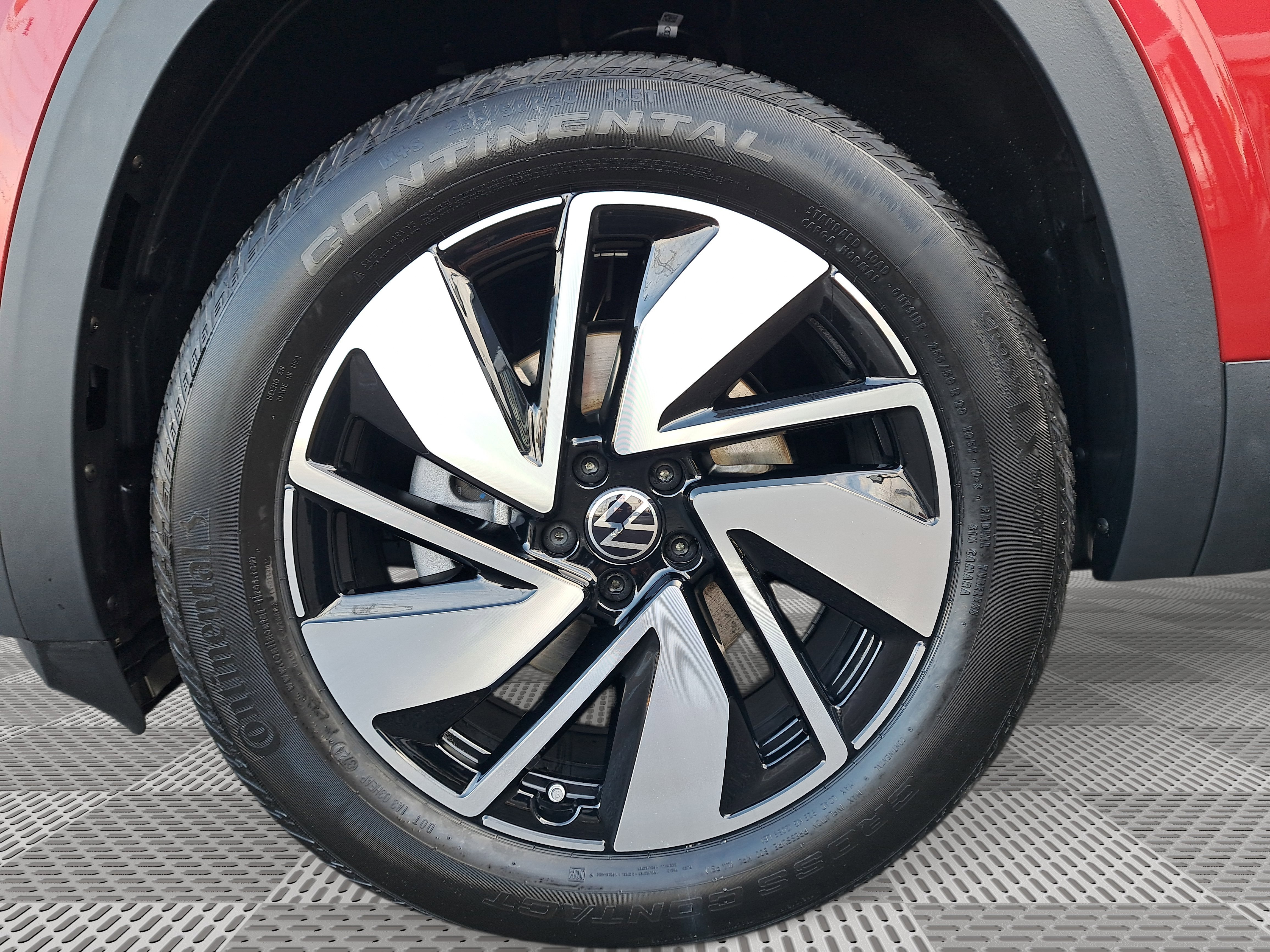New 2025 Volkswagen Atlas SEL image 10