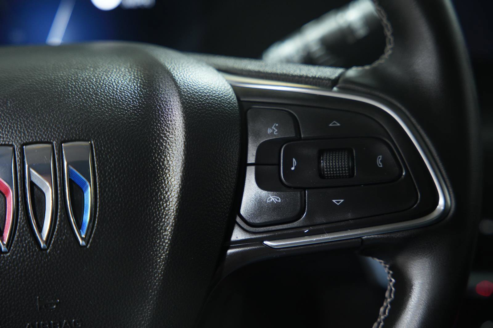 Used 2025 Buick Encore GX Preferred image 31