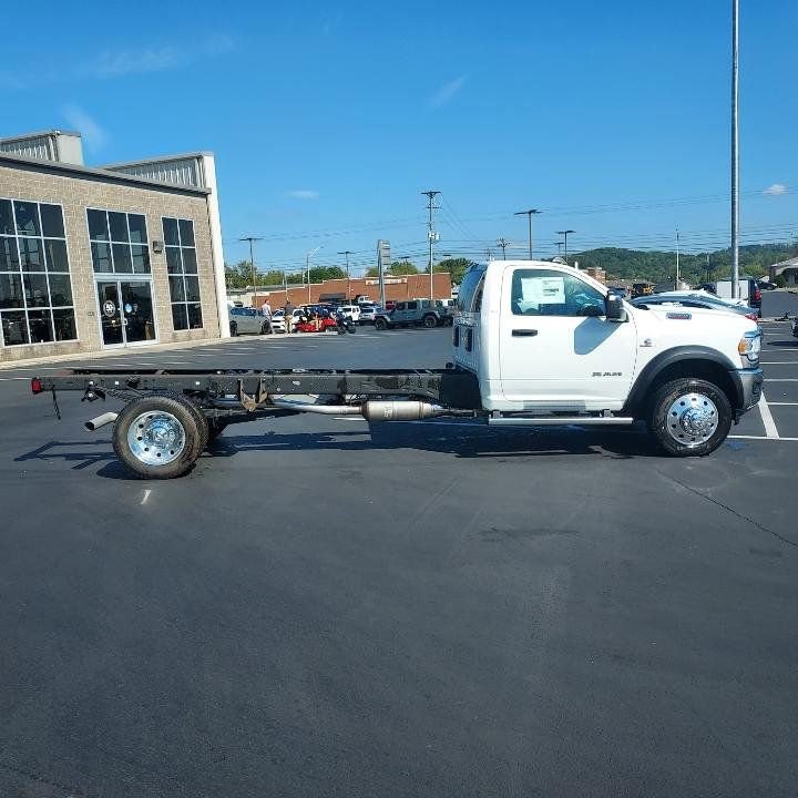 New 2024 RAM 5500 SLT w/ Quick Order Package 2YG SLT AWD/4WD image 5