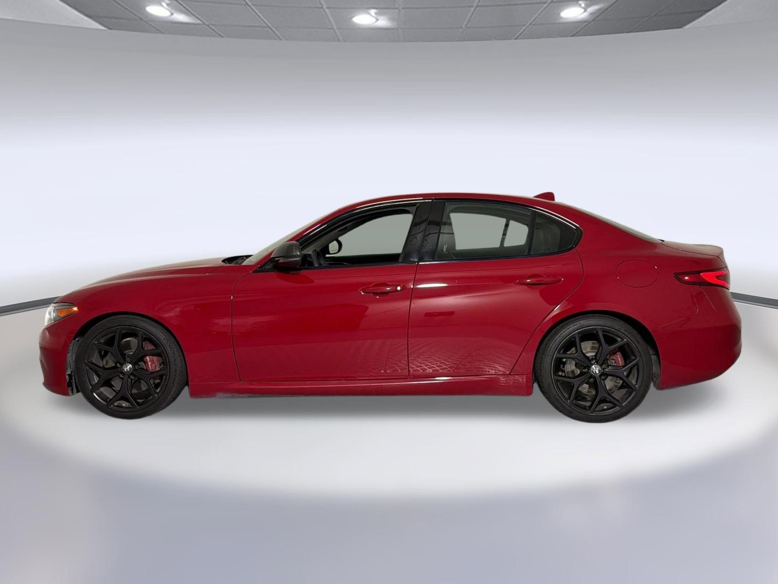 Used 2019 Alfa Romeo Giulia w/ Nero Edizione RWD image 2