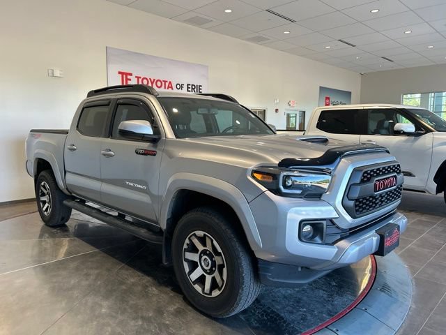 Used 2017 Toyota Tacoma TRD Sport w/ Tow Package (A/T) AWD/4WD video 1