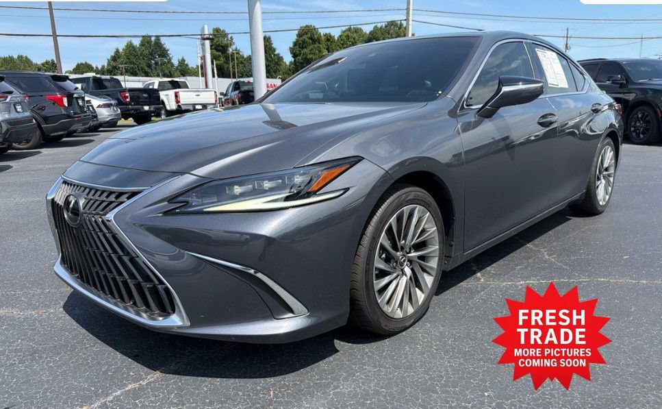 Used 2022 Lexus ES 350 Ultra Luxury w/ Accessory Package 2