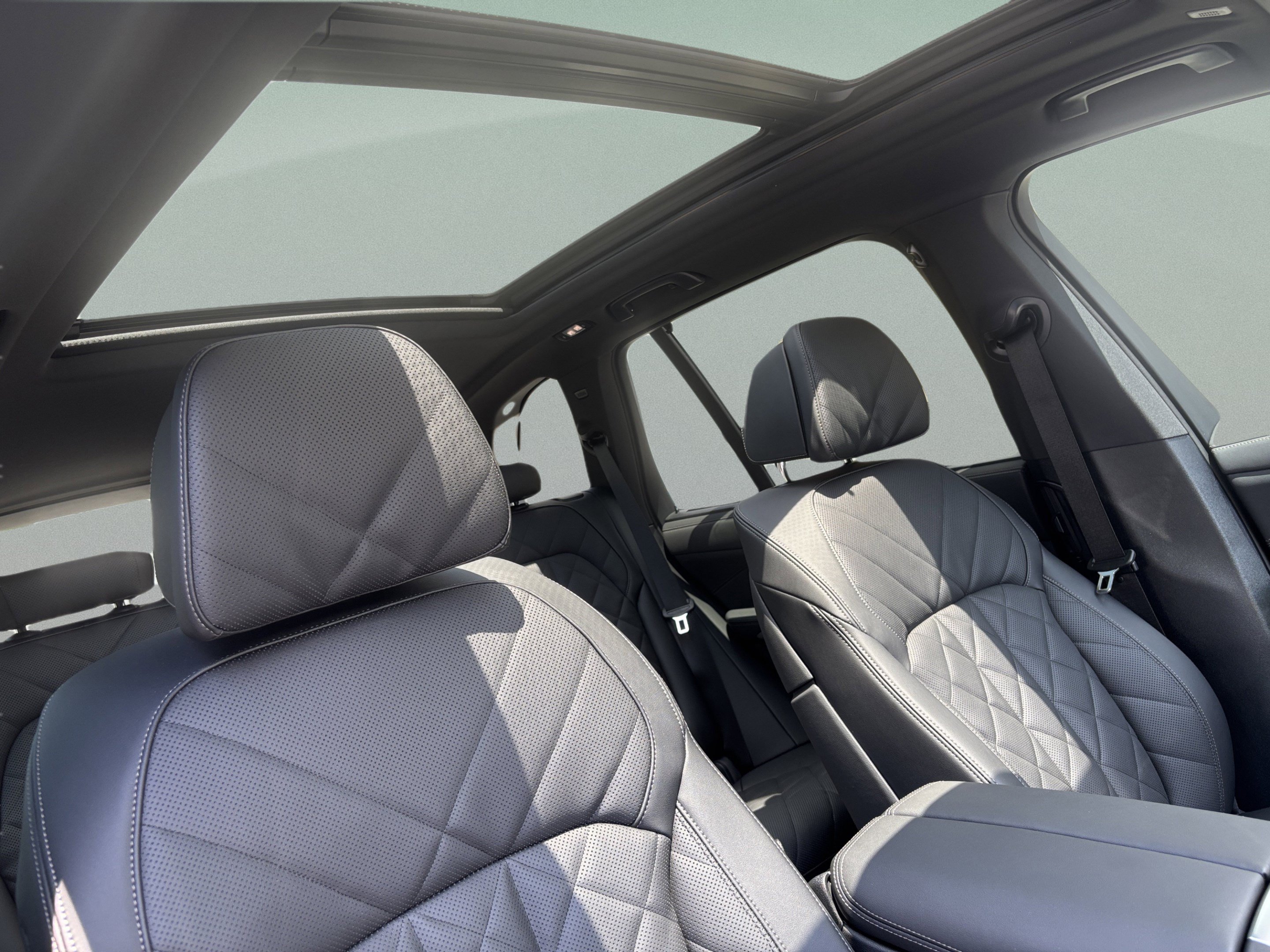 New 2026 BMW X5 xDrive50e w/ Executive Package AWD/4WD image 19