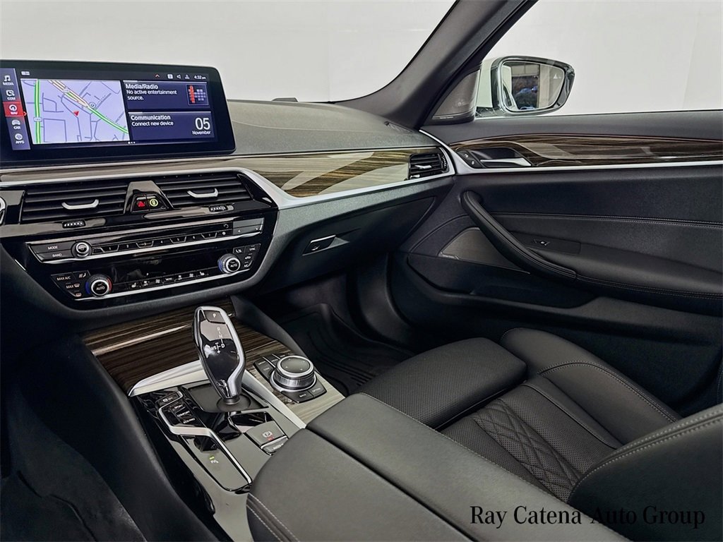 Certified 2022 BMW 530i xDrive w/ Premium Package image 25