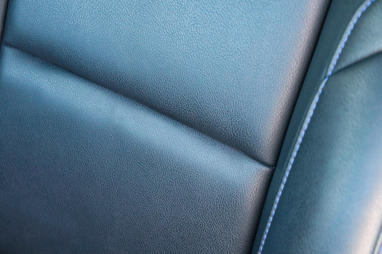 Used 2024 Cadillac XT4 Sport w/ Cold Weather Package image 28