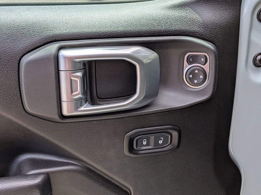 Used 2023 Jeep Wrangler Unlimited w/ Cold Weather Group AWD/4WD image 12