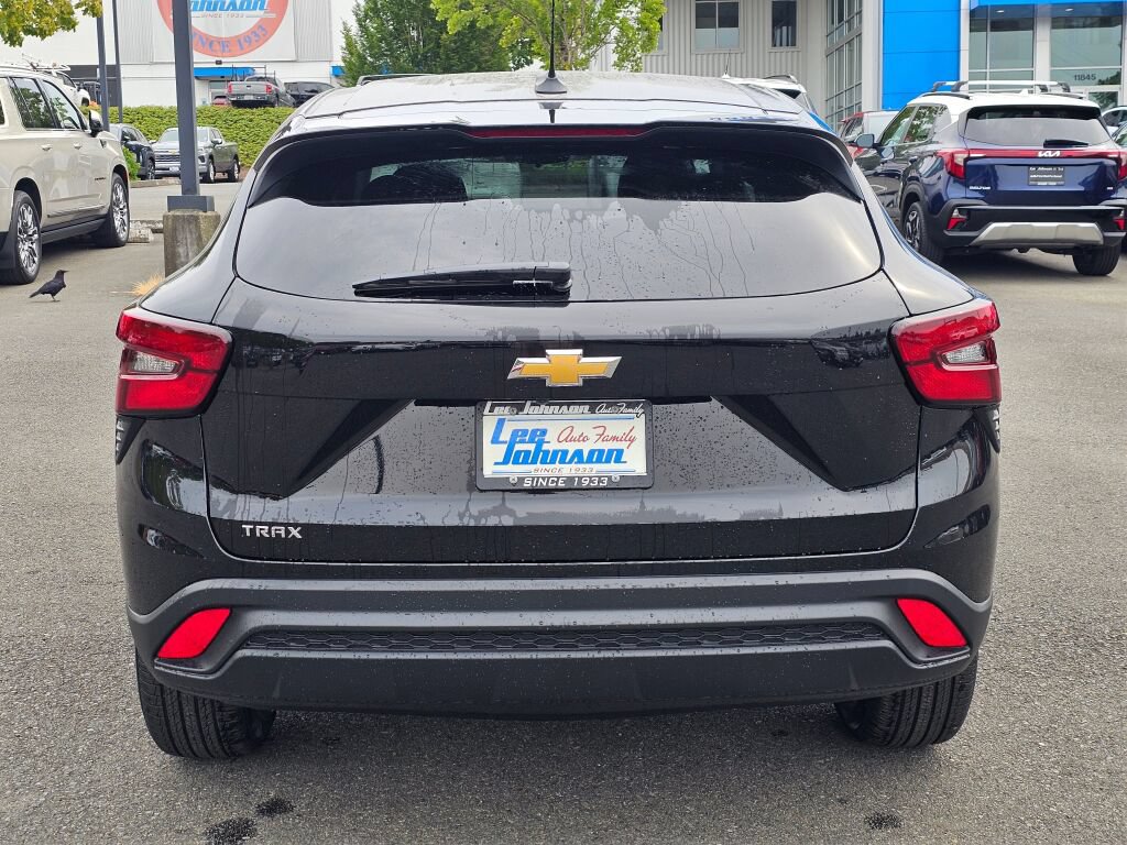 New 2026 Chevrolet Trax LS w/ LS Convenience Package FWD image 6
