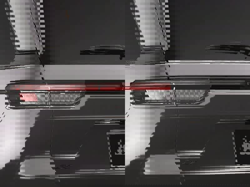 New 2025 Jeep Grand Cherokee Limited w/ Black Appearance Package image 12