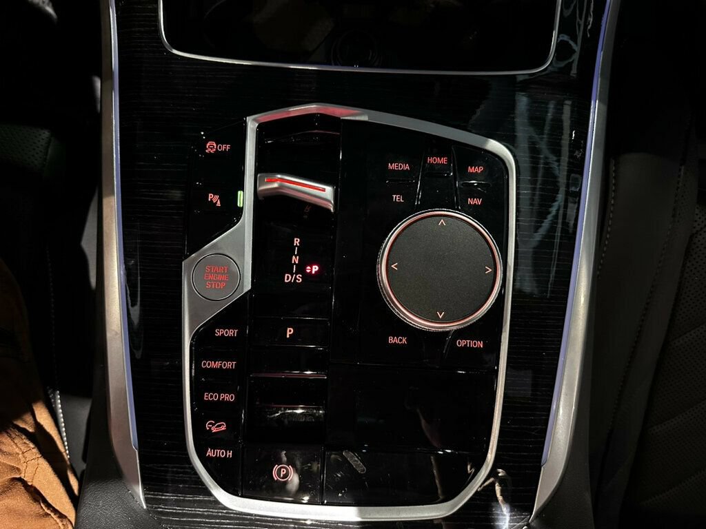 Used 2024 BMW X5 xDrive40i w/ M Sport Package AWD/4WD image 17