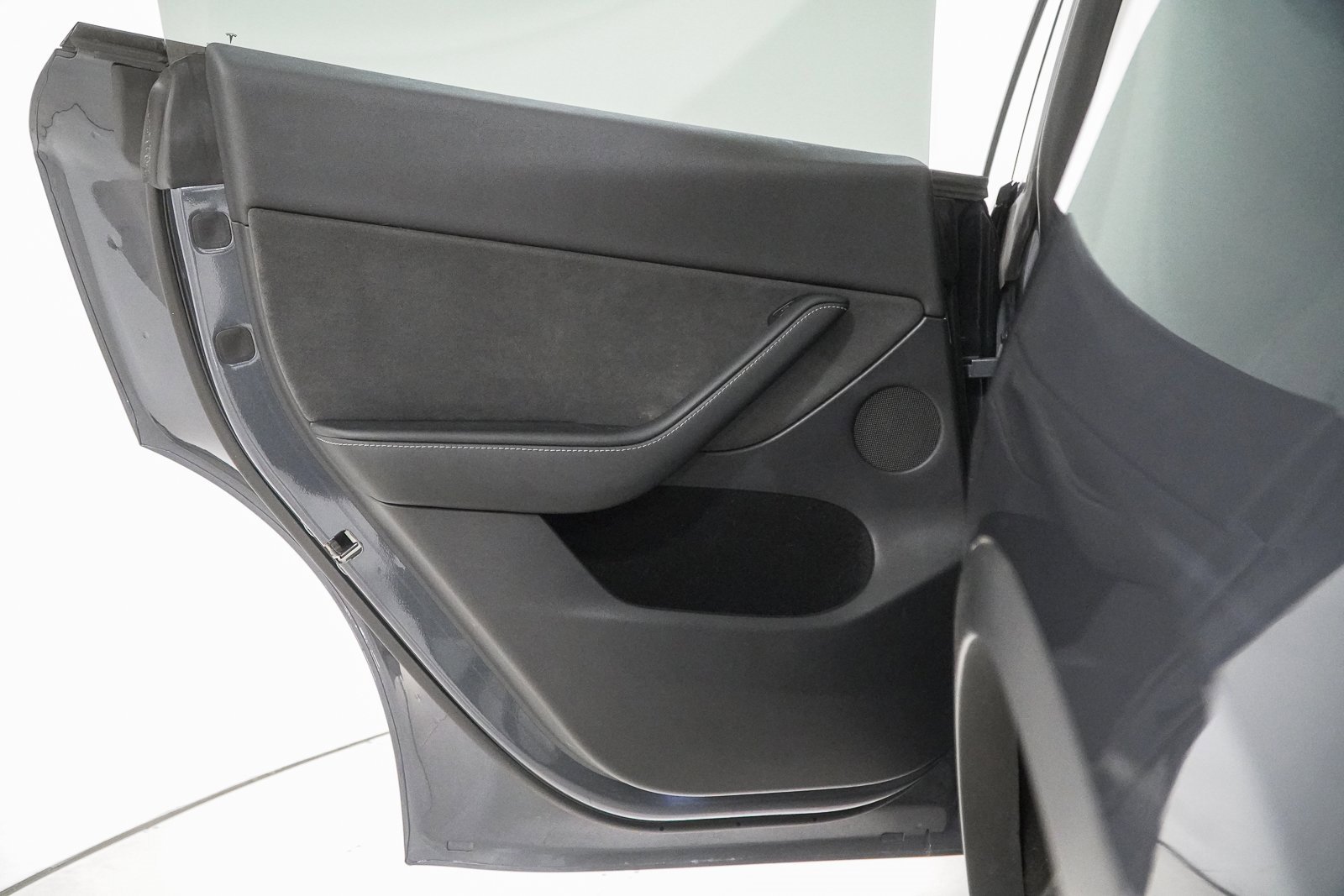 Used 2023 Tesla Model Y Long Range image 43