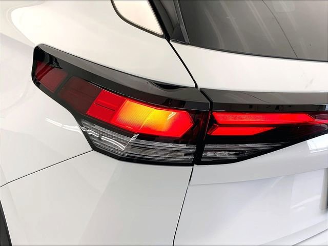 Certified 2025 Volkswagen Tiguan S w/ 18" Wheel Package image 28