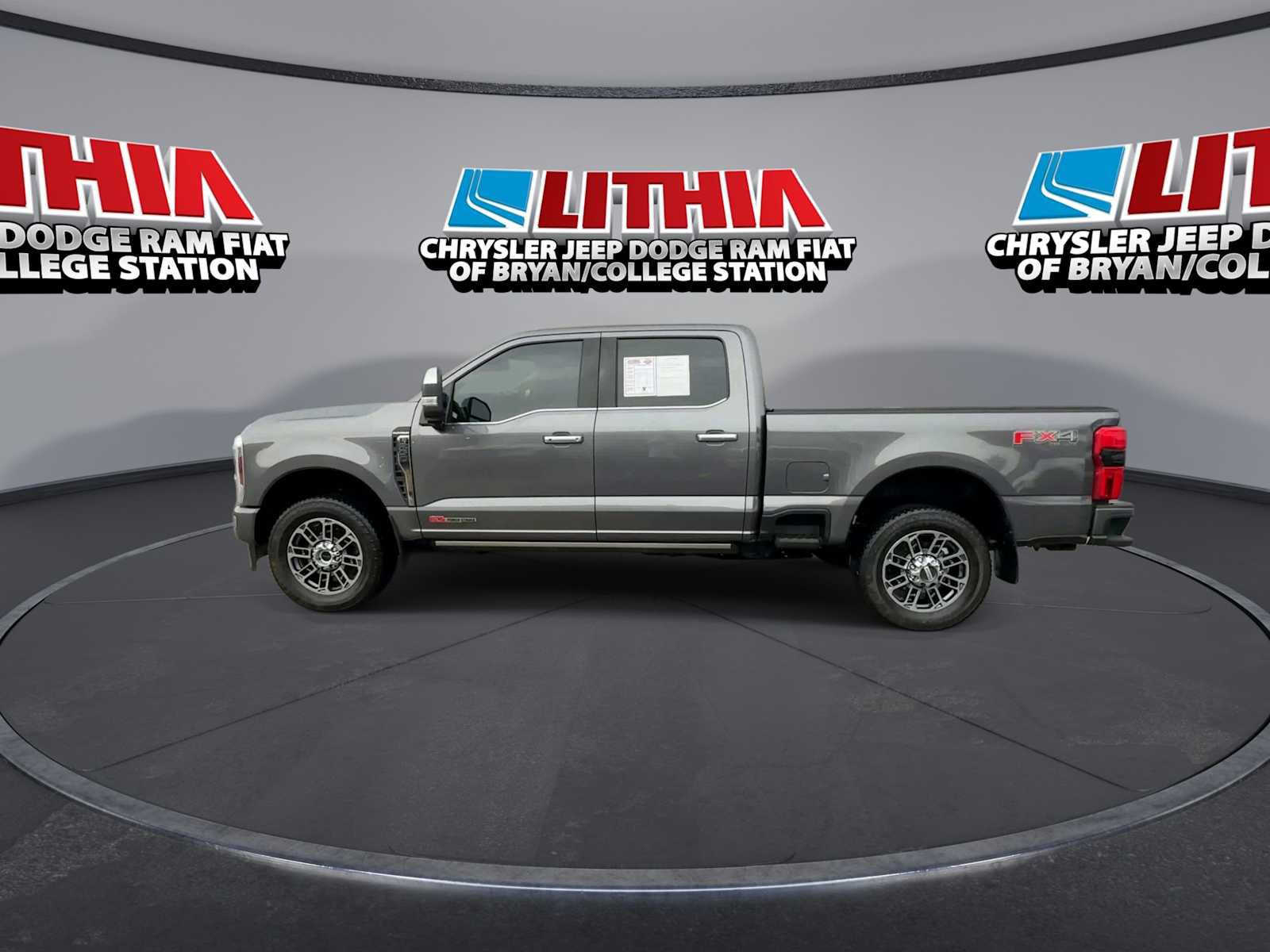 Used 2025 Ford F250 Platinum w/ Platinum Plus Package AWD/4WD image 5