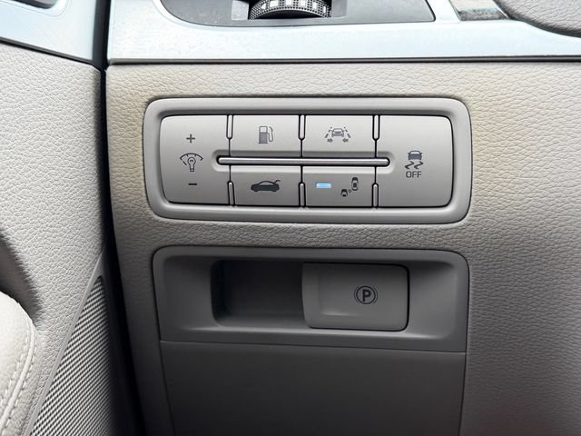 Used 2019 Genesis G80 3.8 RWD image 29